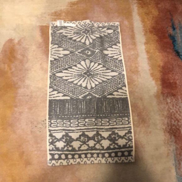 3 Anthropologie Stone Carvings Hand Towels - Picture 3 of 5